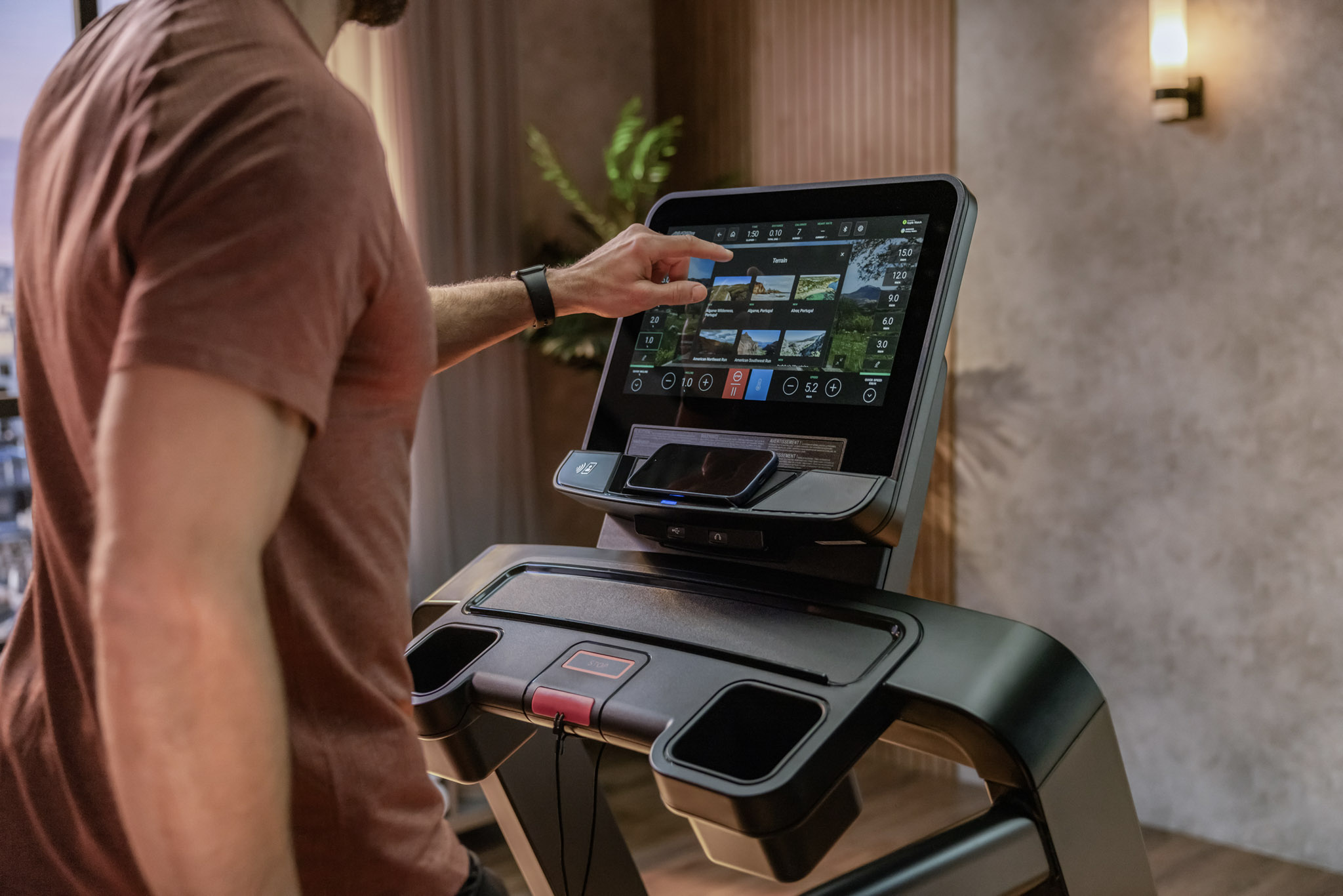 SE4 Console on Atmos Treadmill