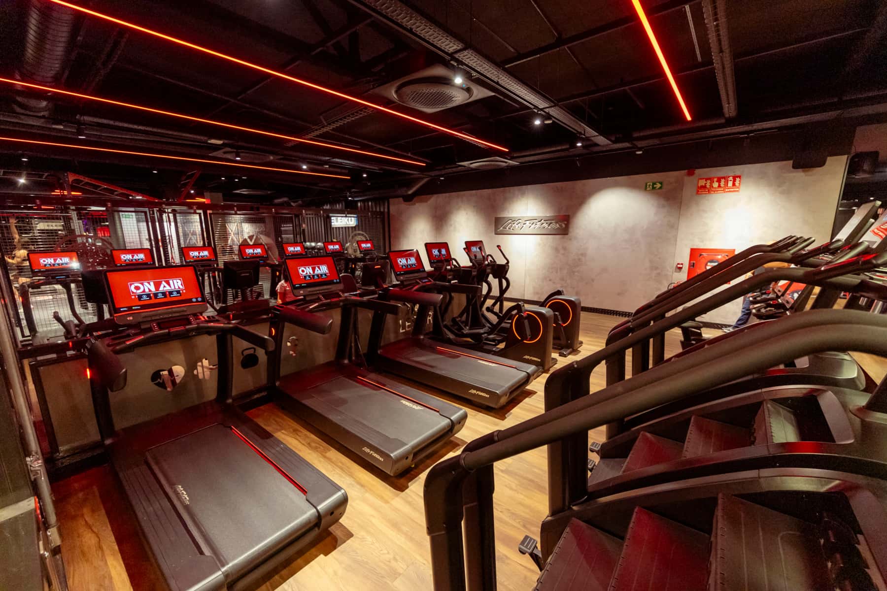 Zona de cardio de ON AIR Fitness Valencia Les Arts
